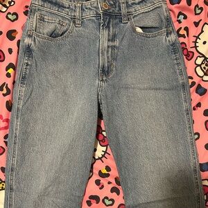 Hollister Ultra High Rise Mom